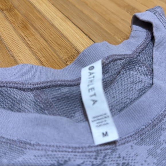 Athleta Gray Camouflage Long Sleeve Shirt - Picture 3 of 3